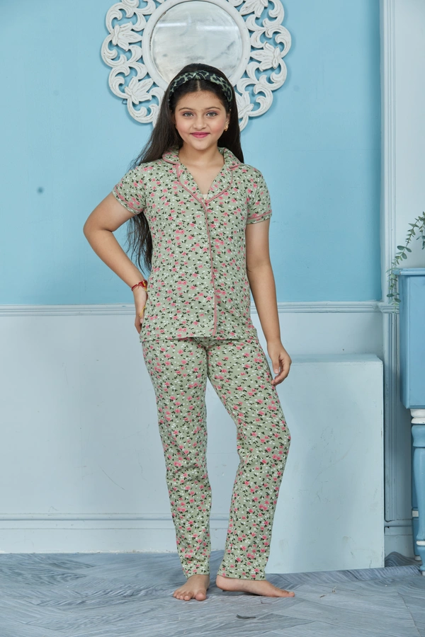 Vee MAX Vee Max Girls Printed Collar Night Suit - Light Green, 13-14 Yrs