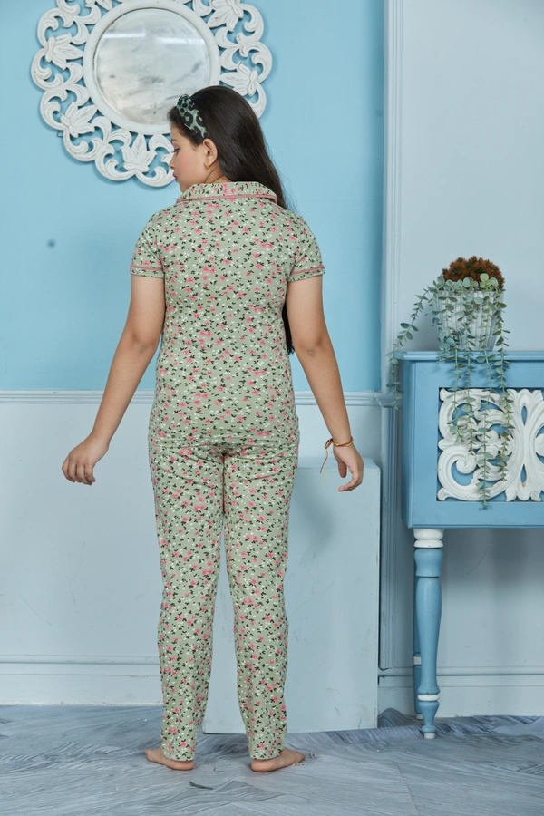Vee MAX Vee Max Girls Printed Collar Night Suit - Light Green, 13-14 Yrs