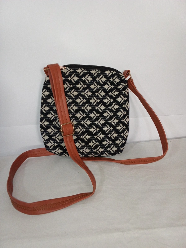Logu's Beautiful Ikkat 5 Combo set Handbag - Black
