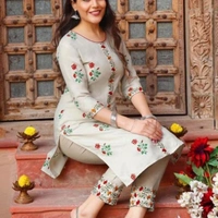 Myra Petite Women Kurta Sets - M, Cream