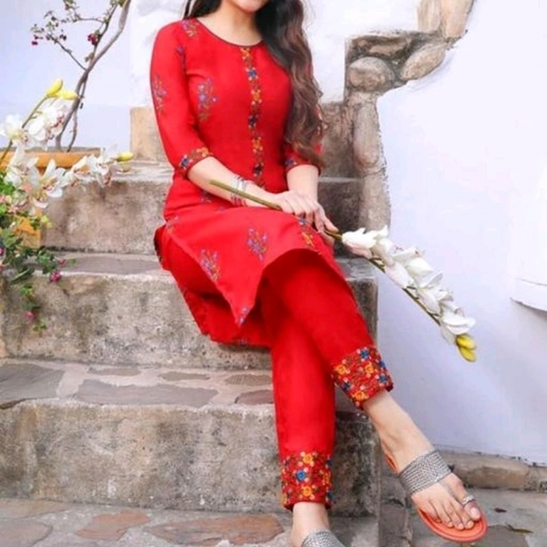 Myra Petite Women Kurta Sets - M, Cream