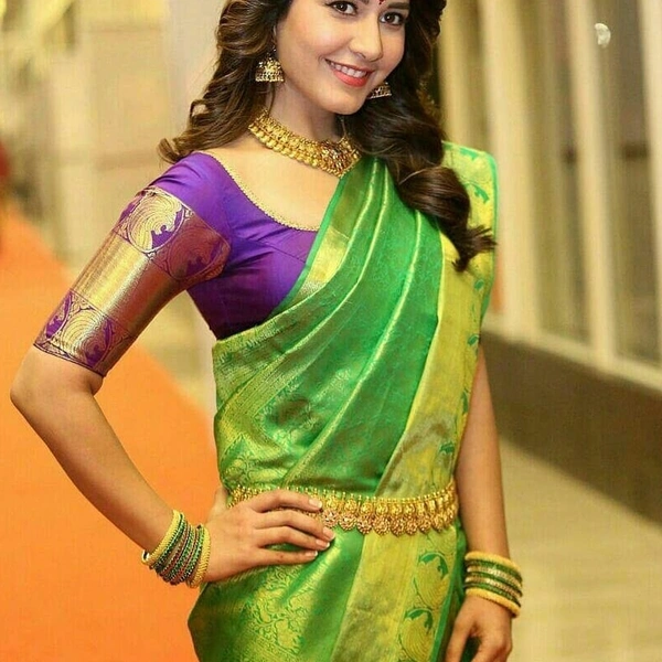 Momen Voguish Sarees