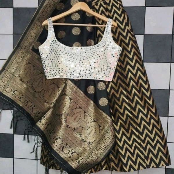Charvi Sensational Women Lehenga