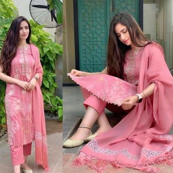 Banita Graceful Women Kurta Sets - L