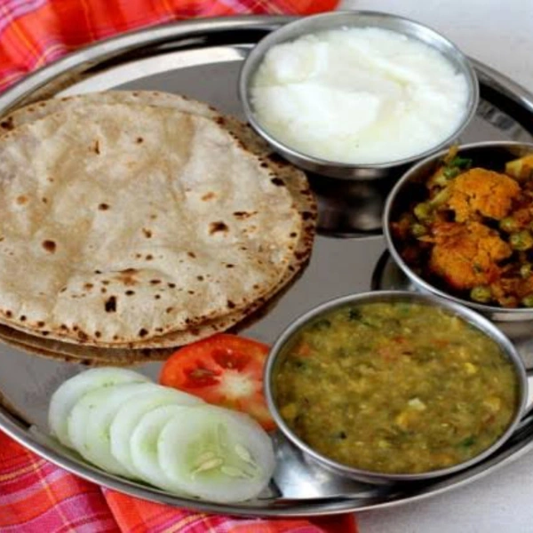 Roti  Chicken +Sabji