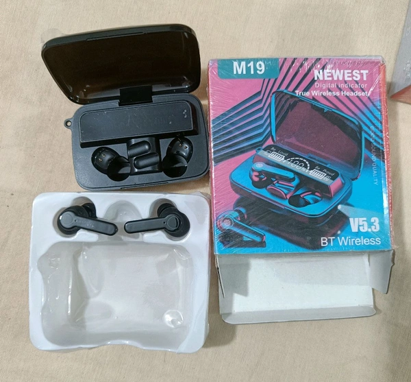 M19 Earbuds - Black