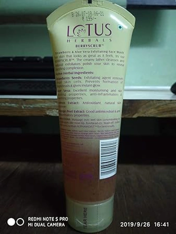 LOTUS STRAWBERRY & ALOEVERA EXFOLIATING FACE WASH - 120G, NA, NA