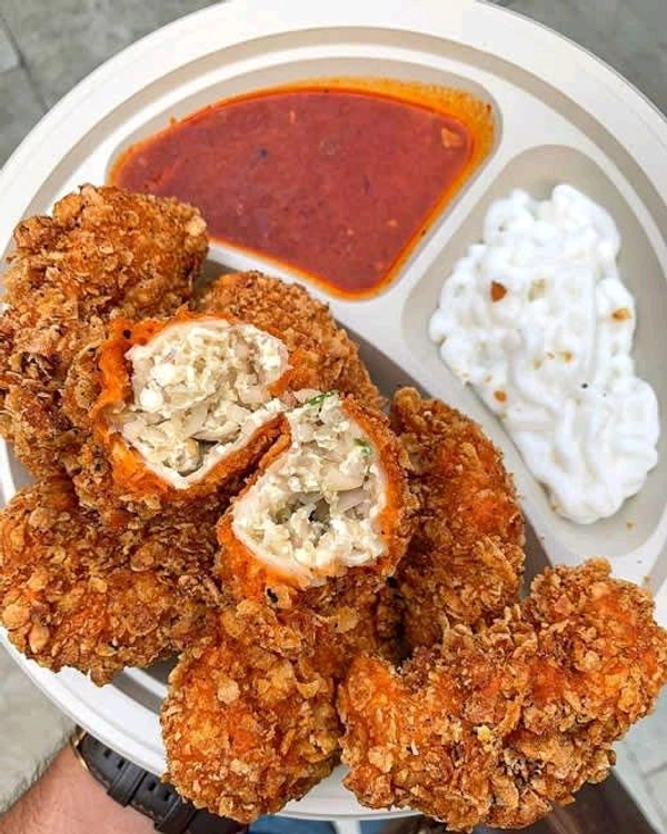 Paneer Kurkury Momos