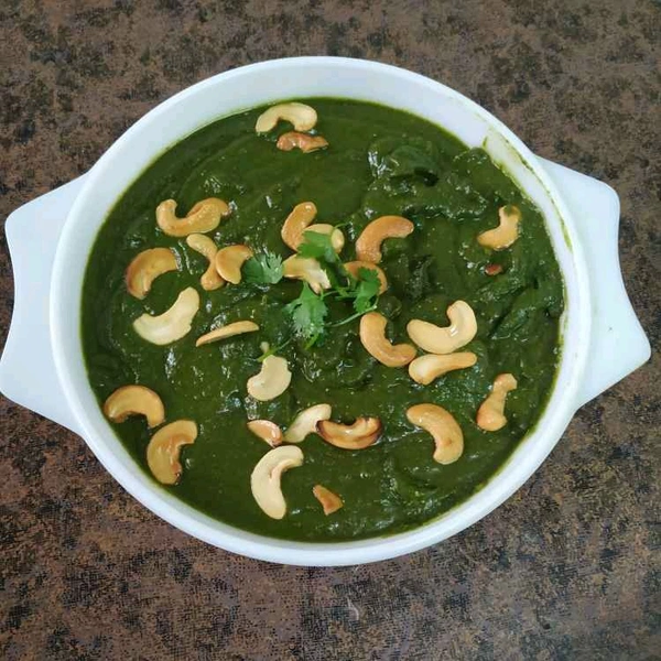 Kaju Palak Masala 