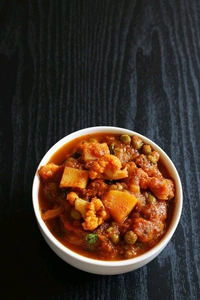 Aaloo Gobhi Mattar
