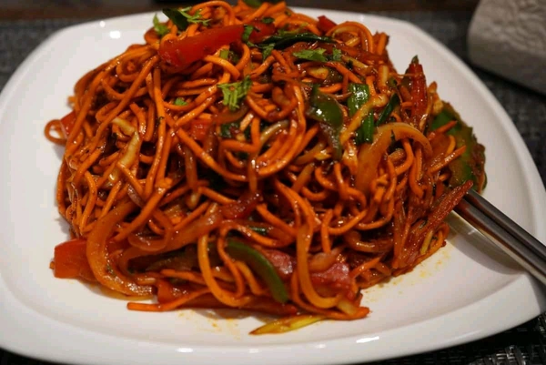 Schezwan Chowmein Full - Full, Chopan