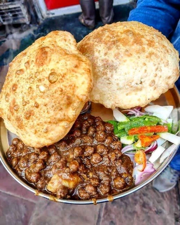 Chole Bhature  - Obra