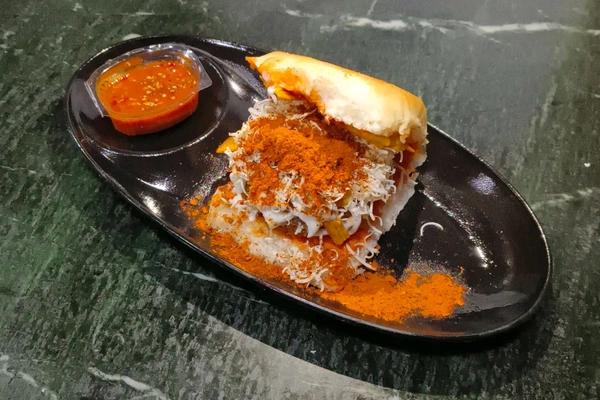 Hatke Tandoori Vadapav  - Obra