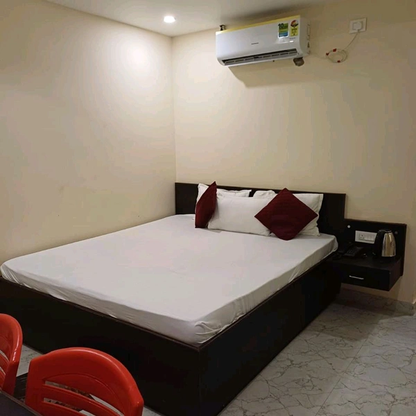 AYODHYA VARANASI (DLX)- 3N/4D