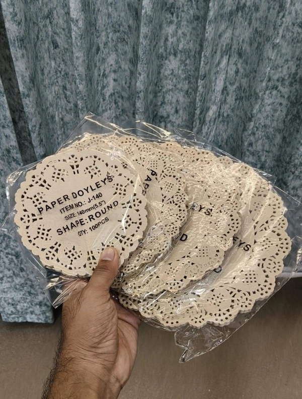 The Baking Curv Paper Doilies | Round Placemats | Decorative Accessories | Disposable Paper Mats Silver Round (Pack of 100)