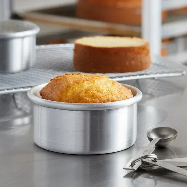 The Baking Curv 4 x 2 Inch Height Premium Silver Aluminum Round Cake Tin  – Professional-Grade Bakeware for Perfect Cakes, Cheesecakes, Brownies, Muffins, Pies, Tarts, Gourmet Desserts & More