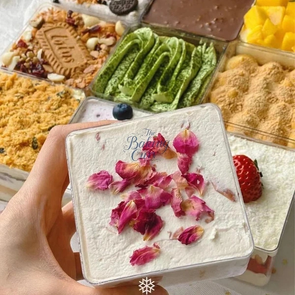 The Baking Curv Acrylic Square Tub – 9x9x5 cm (Pack of 12)