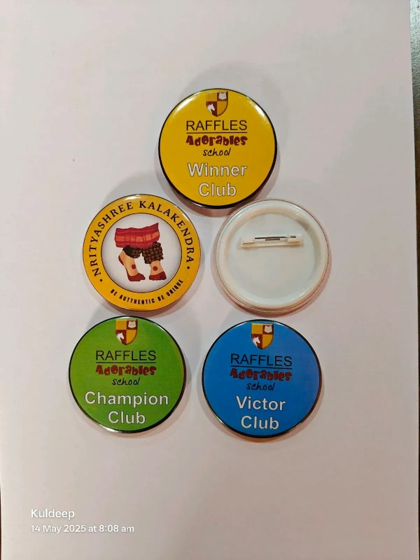 BADGES 58 mm Set of 50 pieces