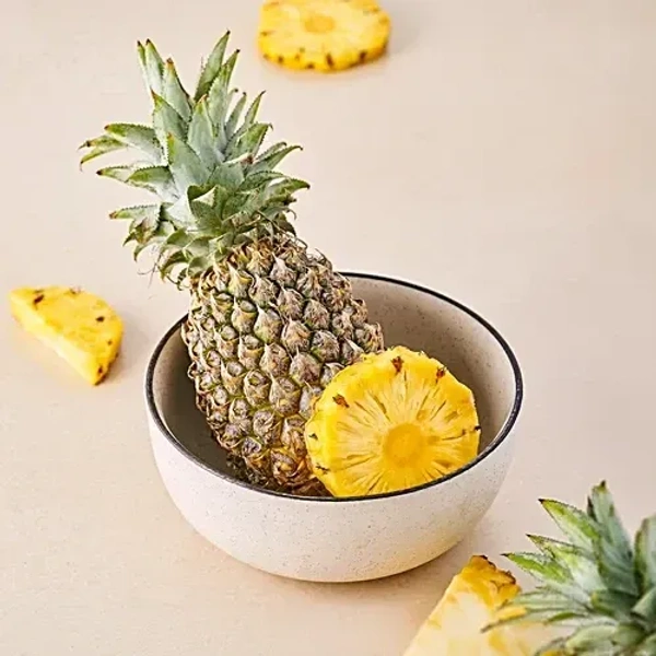 Fresh Pineapple, 1 pc 800 g -1000 g