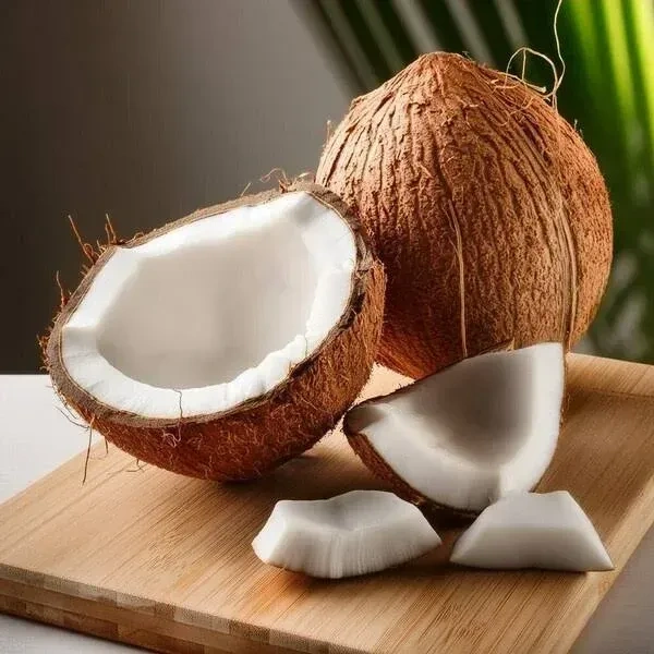Coconut Medium 1 Piece (Approx 350 g - 450 g)