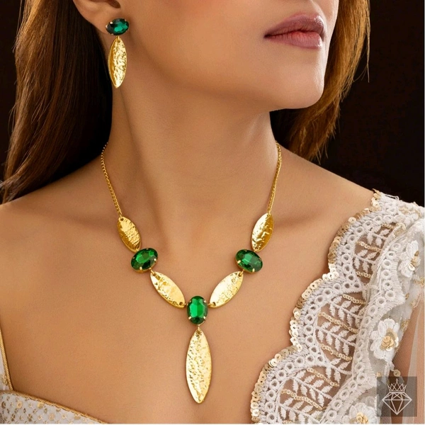 Anti-Tarnish Marquise Emerald Necklace Set With Earrings - Free