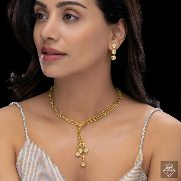 Anti-Tarnish Crystal Necklace Set With Earrings.
