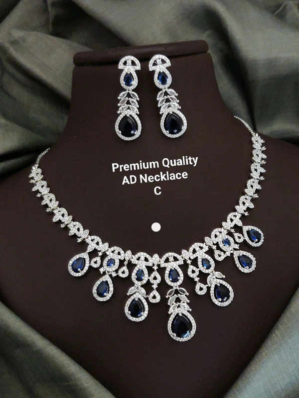 AD NECKLACE 