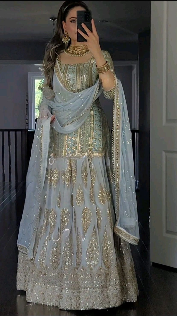 Lehenga  Top Dupatta