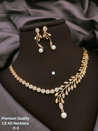 AD NECKLACE 