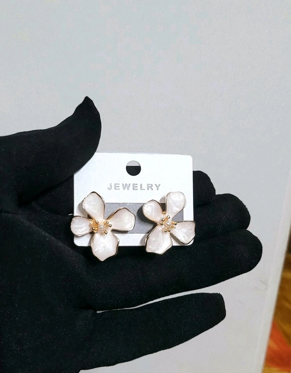Alloy Earring For Women - Gold