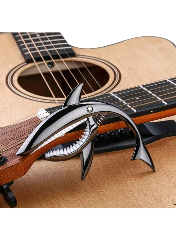 Guitar Capo for Acoustic and Electric Guitars, Creative Capo Zinc Alloy Guitar Capo for Ukulele, Electric And Acoustic Guitars (Black)
