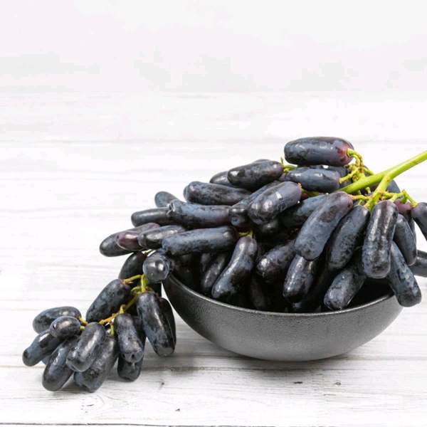 Black Grapes ( Seedless )