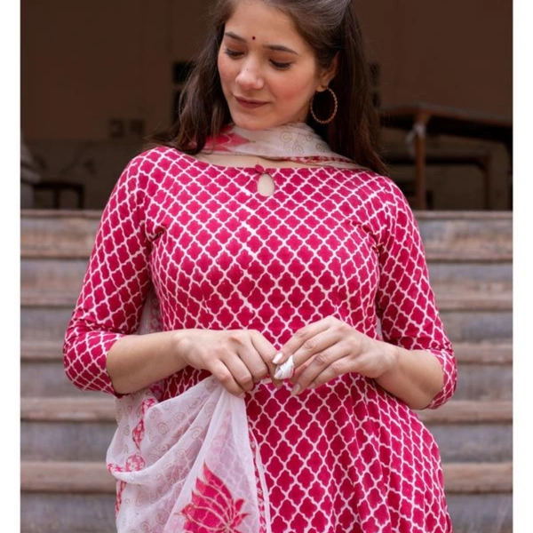 Stylish double layer kurti with dupatta - M