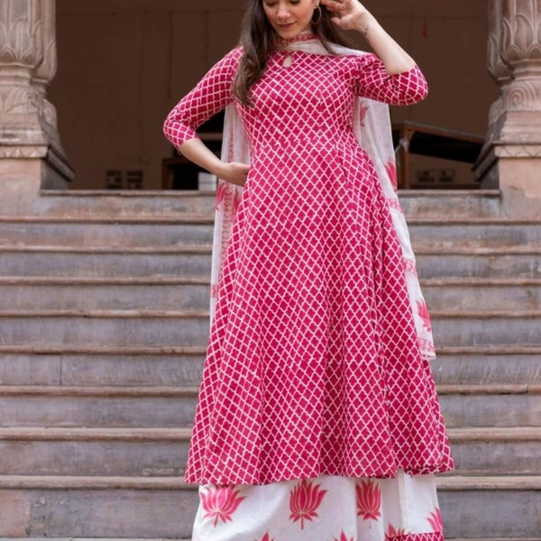Stylish double layer kurti with dupatta - M