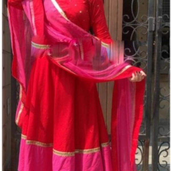 VASTREMATE Women Rayon Flared Solid Long Kurti With Palazzos And Dupatta - s