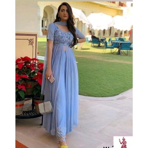 Kashvi Gowns Modern Attractive Gowns - M