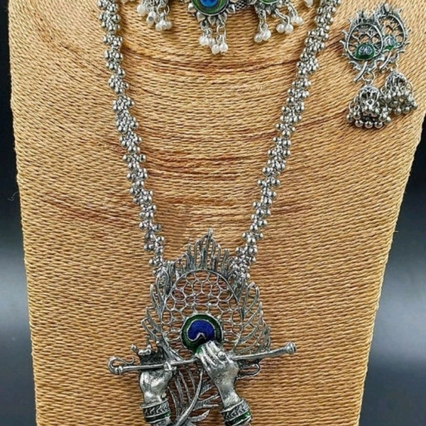 Glittering Jewellery Sets