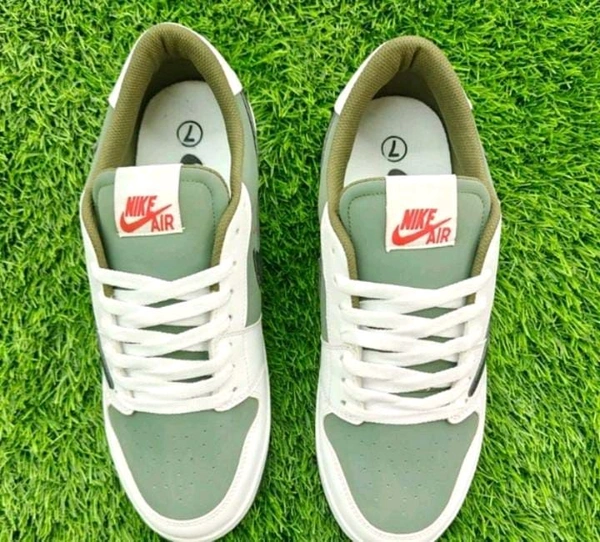 Travis Scott "Reverse Olive" - Uk 9