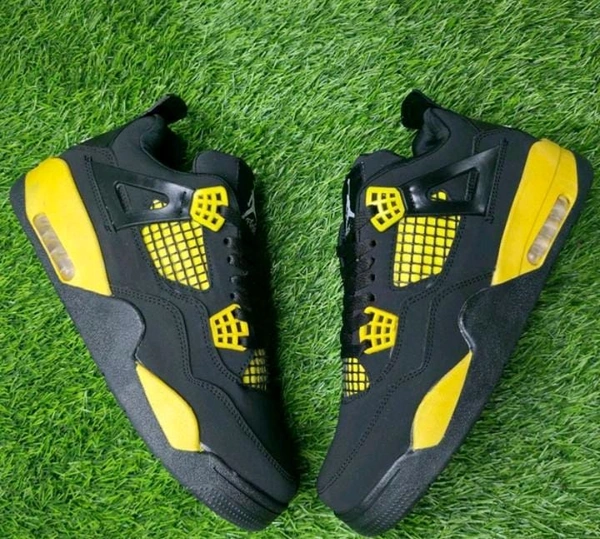Retro 4 "Yellow Thundee" - Uk 10