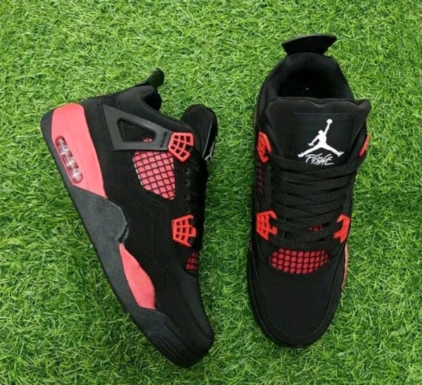 Retro 4 "Red Thunder" - Uk 9
