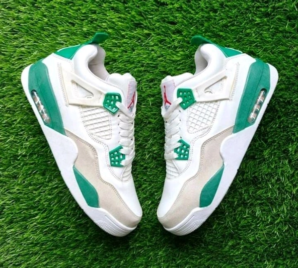 Retro 4  "White Green" - Uk 9