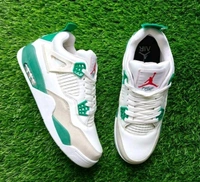 Retro 4  "White Green" - Uk 9