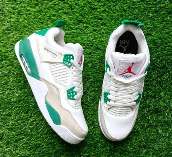 Retro 4  "White Green" - Uk 9