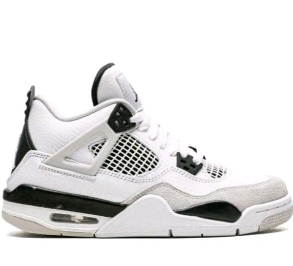 Retro 4 " Military Black" - Uk9