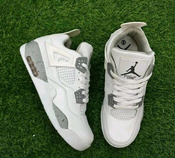 Retro 4 "White Oreo" - Uk 9
