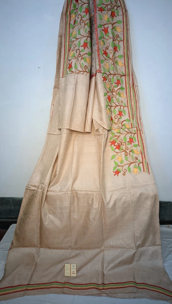SKU0274 : Pure Cotton Saree – Handwoven, Lightweight & Breathable Fabric | Dhonekhali | Calcutta Cotton - Cream Colour, Floral, Dry Clean Only, Yes