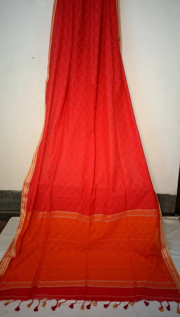 SKU0251 : Pure Cotton Saree – Handwoven, Lightweight & Breathable Fabric | Katki and Ikat Design - Dual Tone, Dry Wash Only, Yes