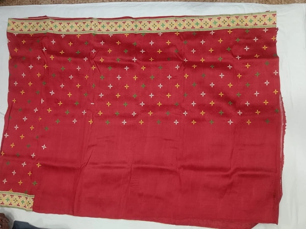 SKU0940 : Elegant Pure Silk Saree – Machine Woven | Embroidery - Dry Clean Only, Yes