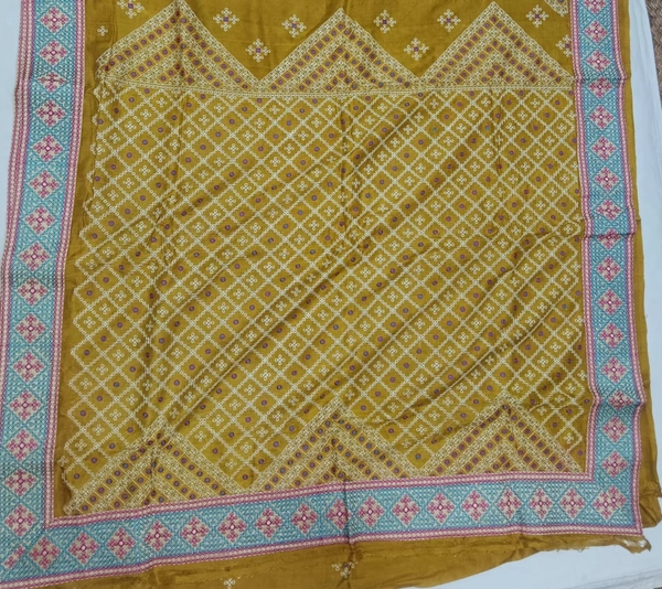 SKU0948 : Elegant Pure Silk Saree – Machine Woven | Embroidery - Dry Clean Only, Yes