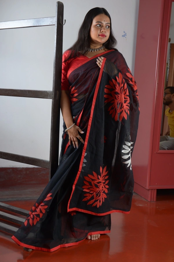 SKU307 : Pure Cotton Saree – Handwoven, Lightweight & Breathable Fabric - Black, Applic Work, Dry Clean Only, Yes